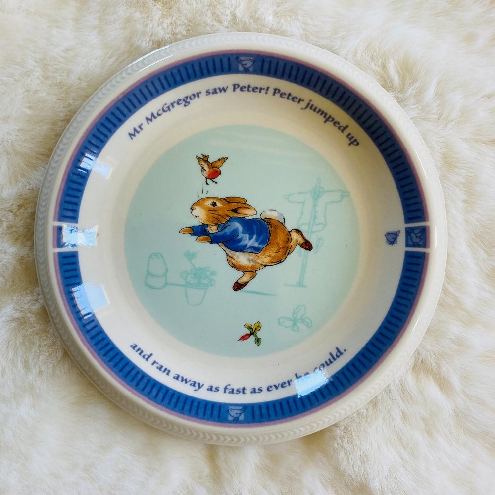 Wedgwood Peter Rabbit 6 inch bread plate Frederick Warne & Co. 2001, NEW